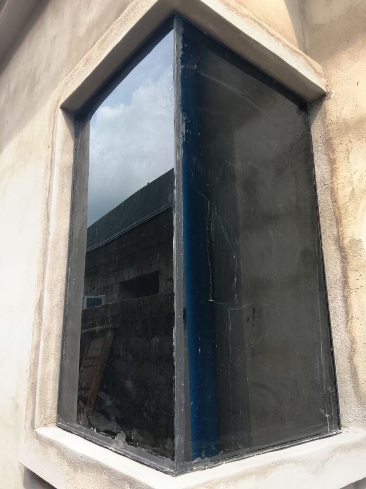 Alluminum window