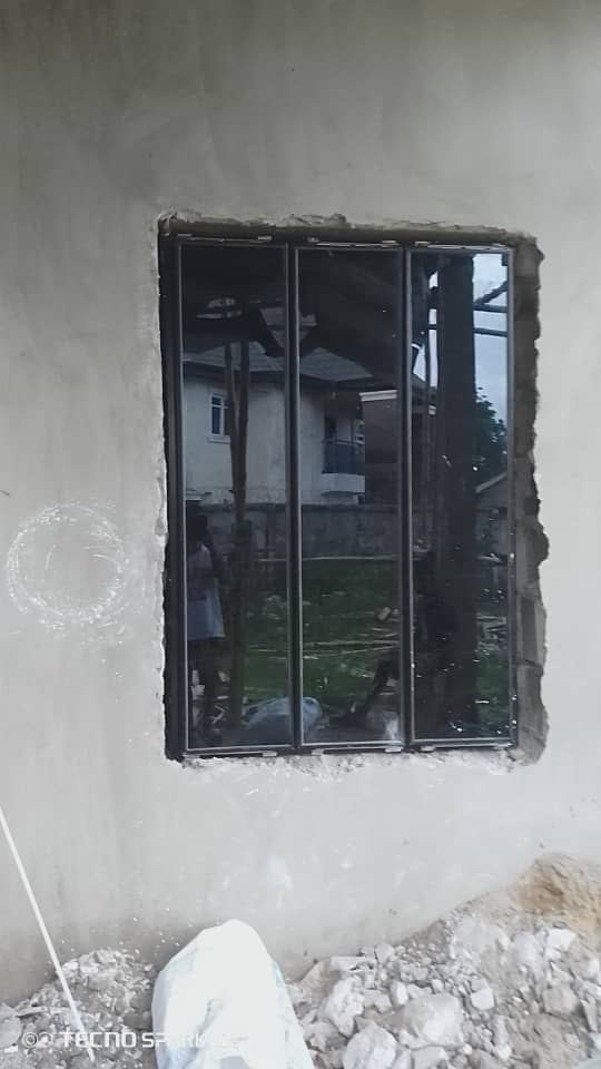 Alluminum window