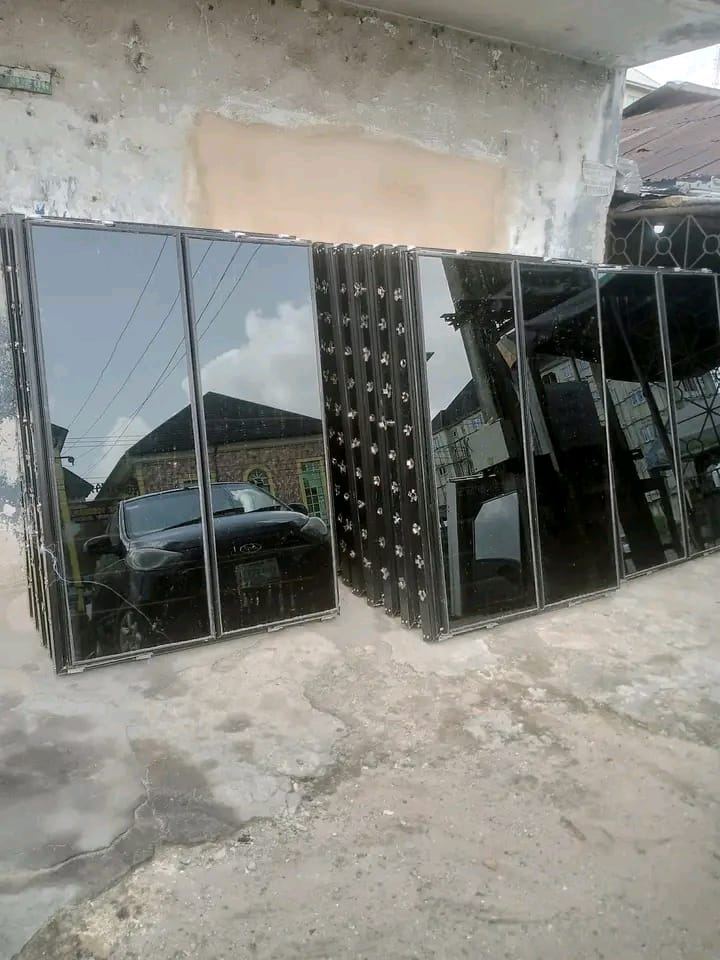 Alluminum window